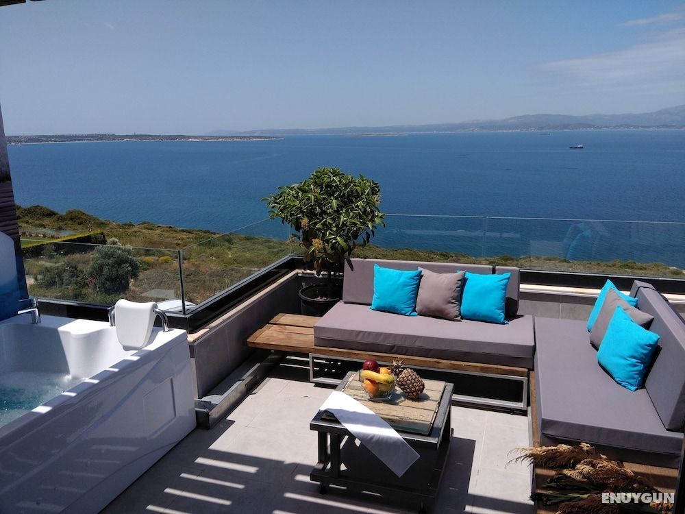 Exclusive Penthouse Suite (penthouse), Jacuzzi, Sea View (terrace, Peninsula View)