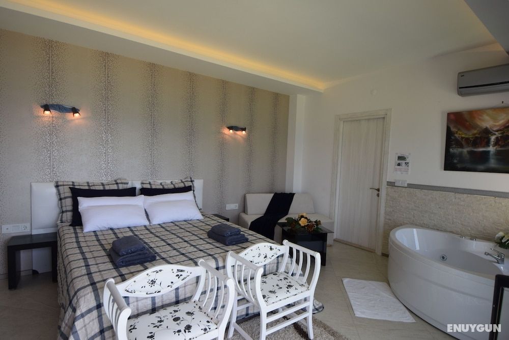 Deluxe Room, Jacuzzi, Sea View (terrace)