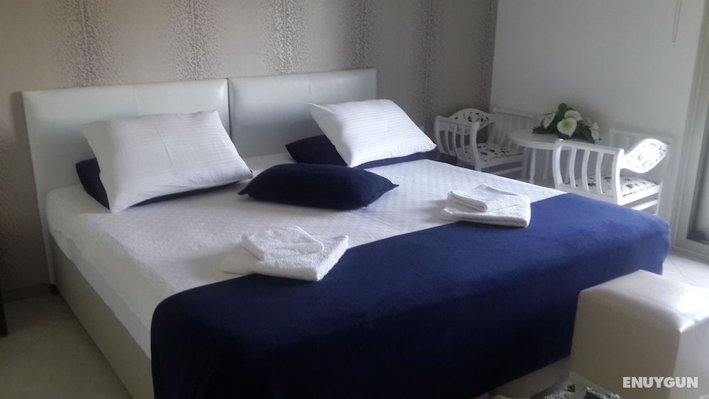 Suite, Sea View, Garden
