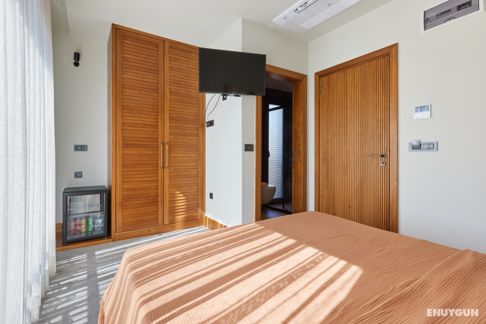 Deluxe Room Upper Floor, Pool View, French Balcony