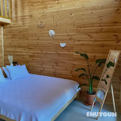 Bungalow Room