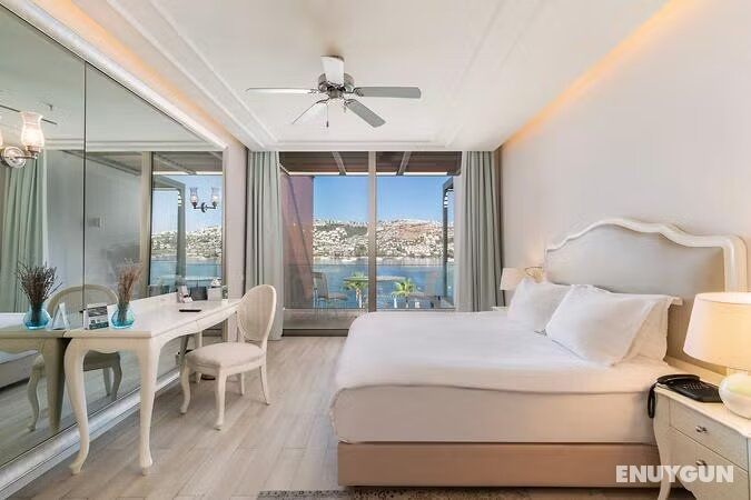 Deluxe Room with Sea View - King Twin