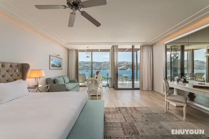 Premium Queen Room with Sea View