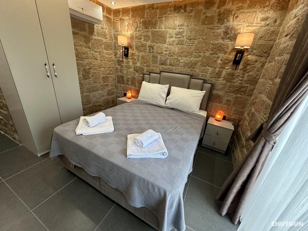 Double Stone Room