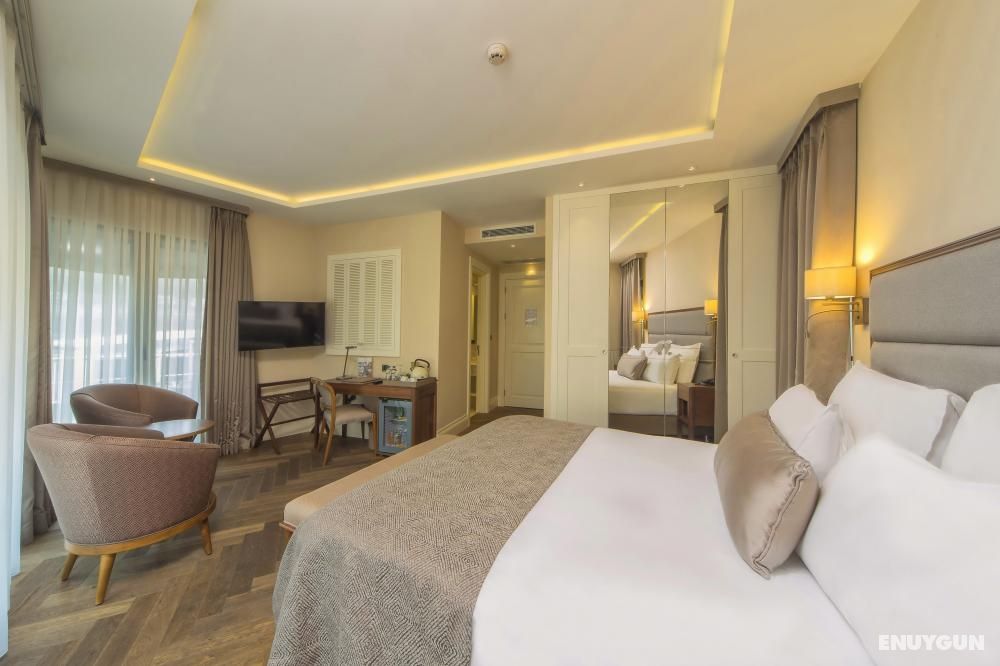Deluxe Room, City View