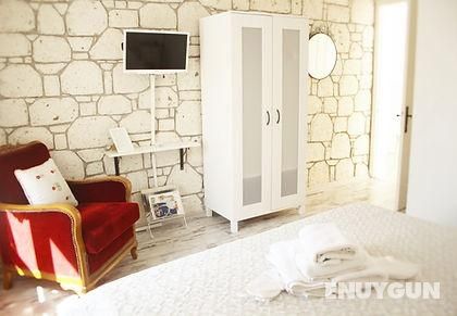 Deluxe Room, Street View, 2nd Floor