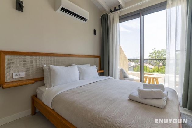 Naro Suite Three