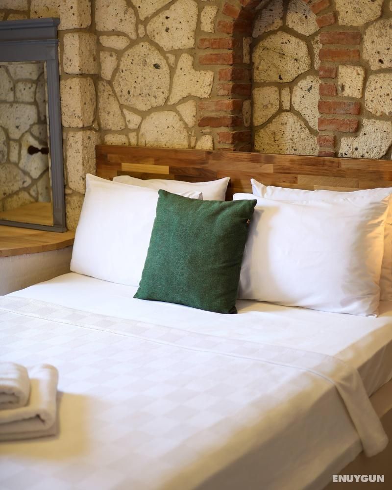 Deluxe Room, Pool and Garden View, 2nd Floor