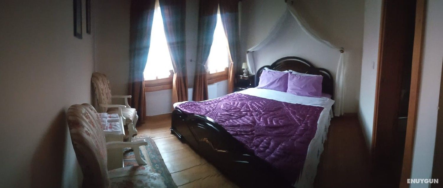 Room Nazife