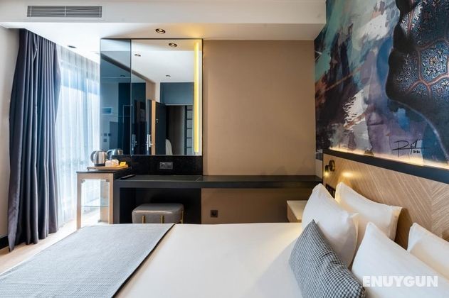 Corner Standard Room