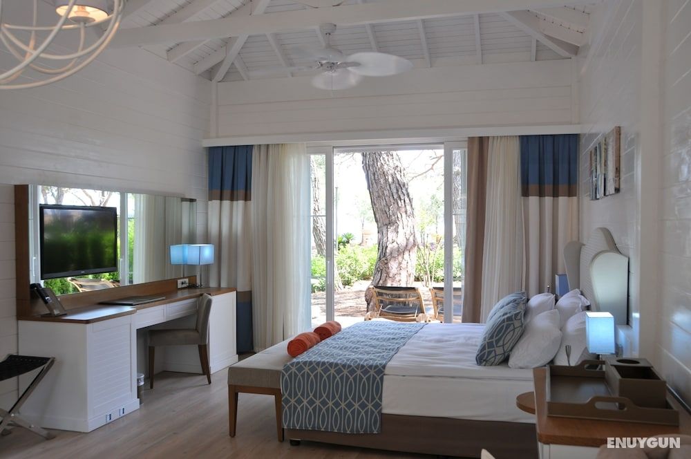 Cedar House, Lagoon View