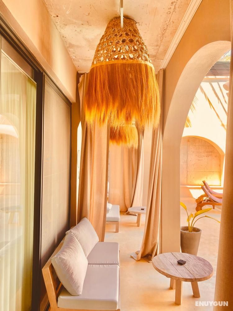 Deluxe Room, Pool View, Shared Pool