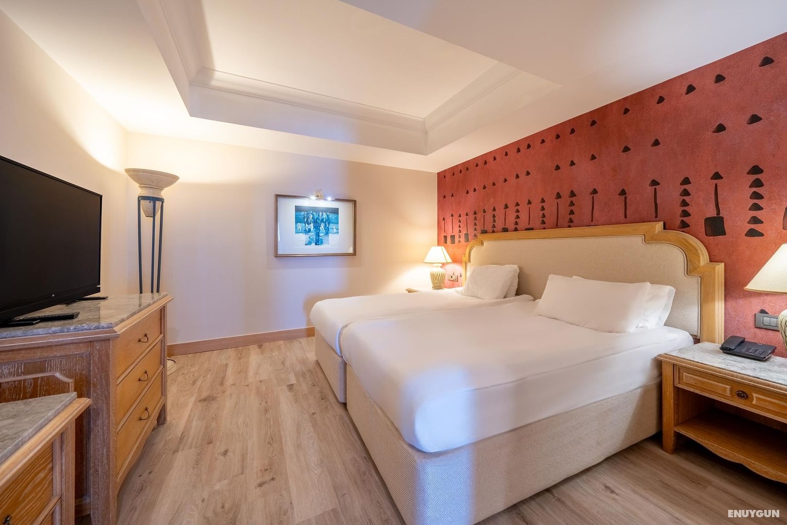 Main Building Deluxe Suite Land