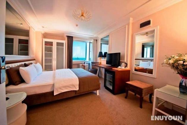 Standard Custom City View Room