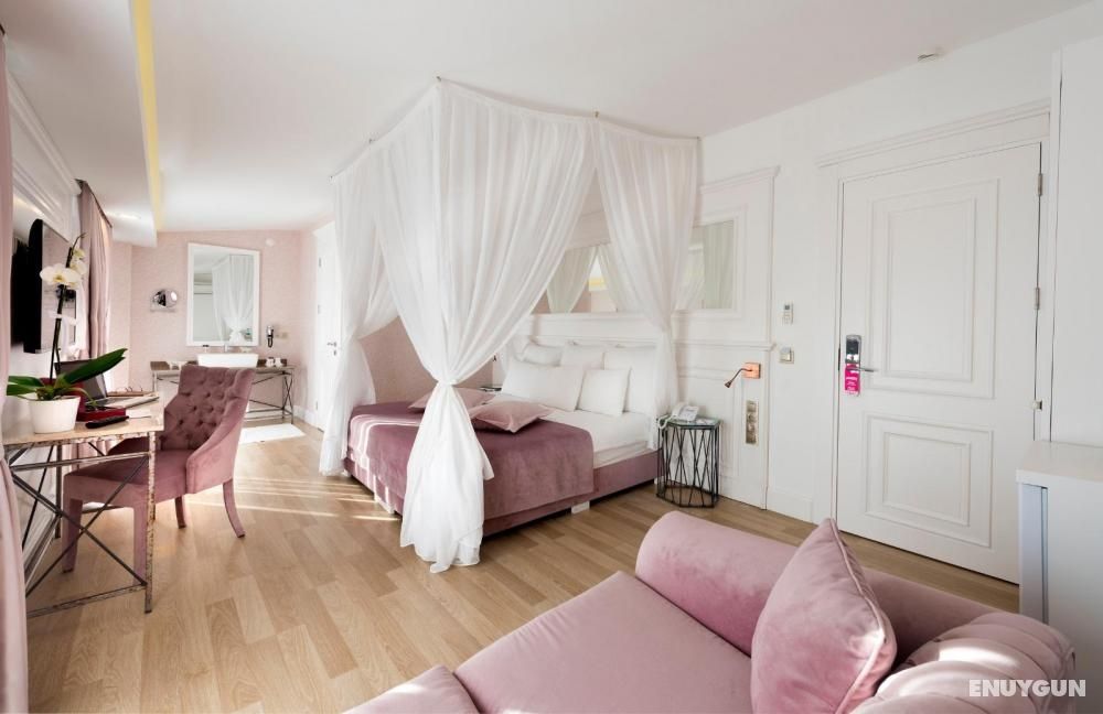 Deluxe Room, City View