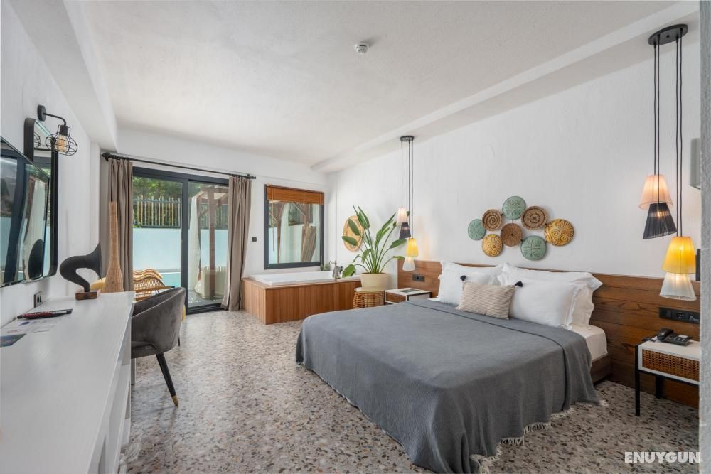 Royal Honeymoon Suite, , With Pool
