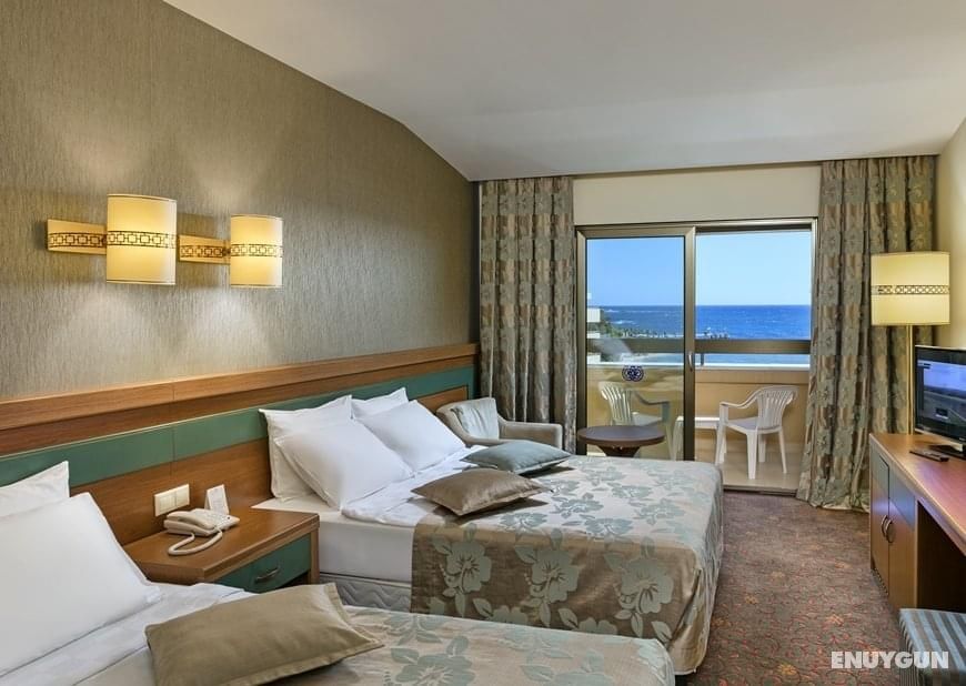 1 Double Bed with Sea View