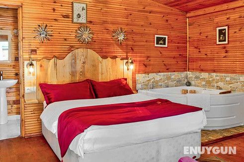 Deluxe Bungalow with Jacuzzi and Fireplace