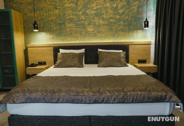 Deluxe Custom Room