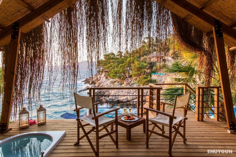 Suite, Sea View