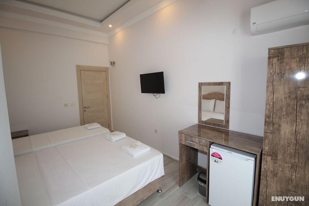 City Triple Room