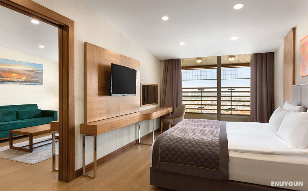 Suite Custom Room