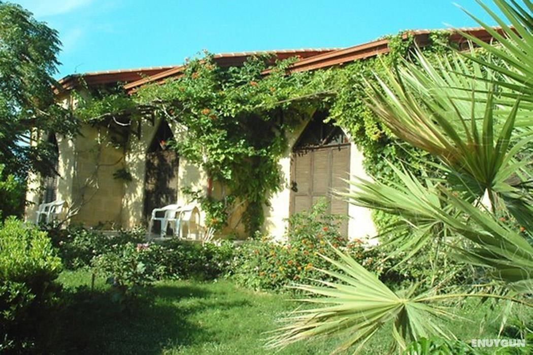 Bungalow Room