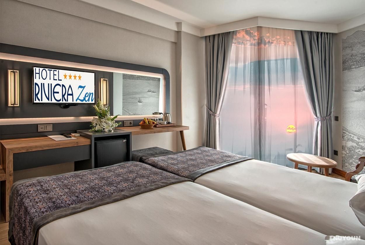 Standard Room with Pool or Partial Sea View