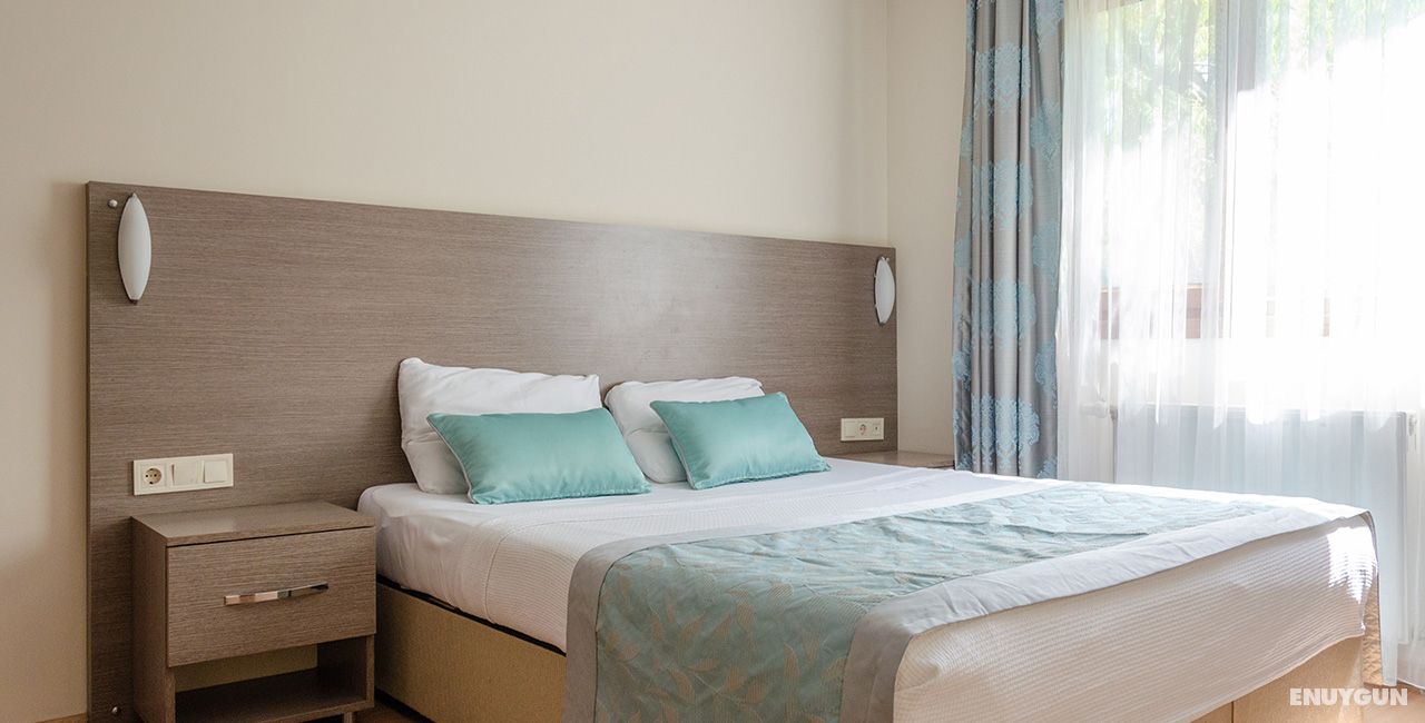 Suite Family Room