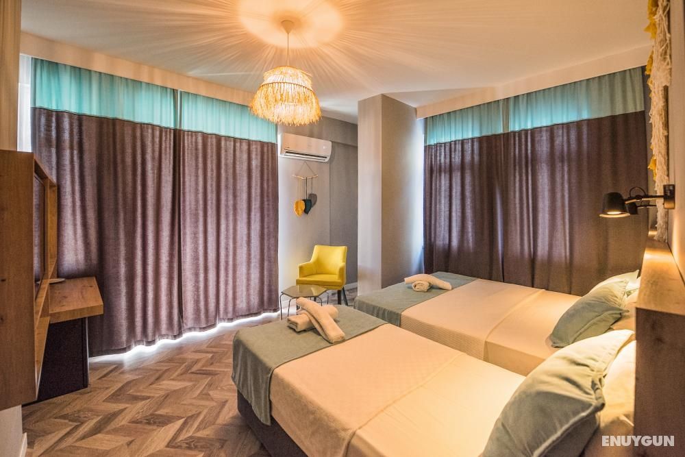 Room for 3 People