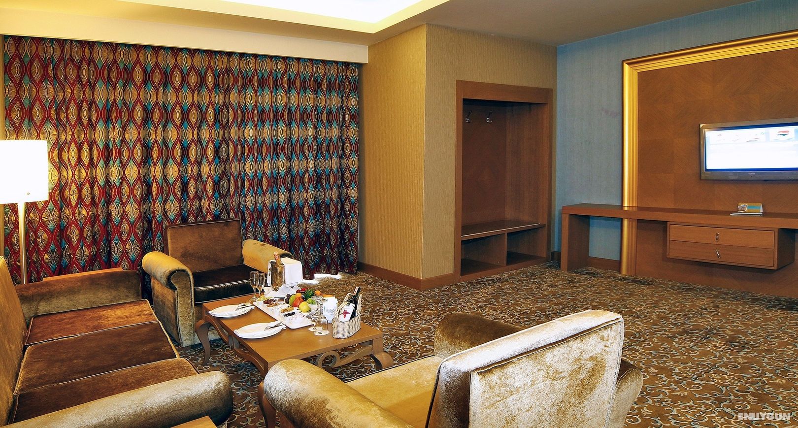 Deluxe Suite