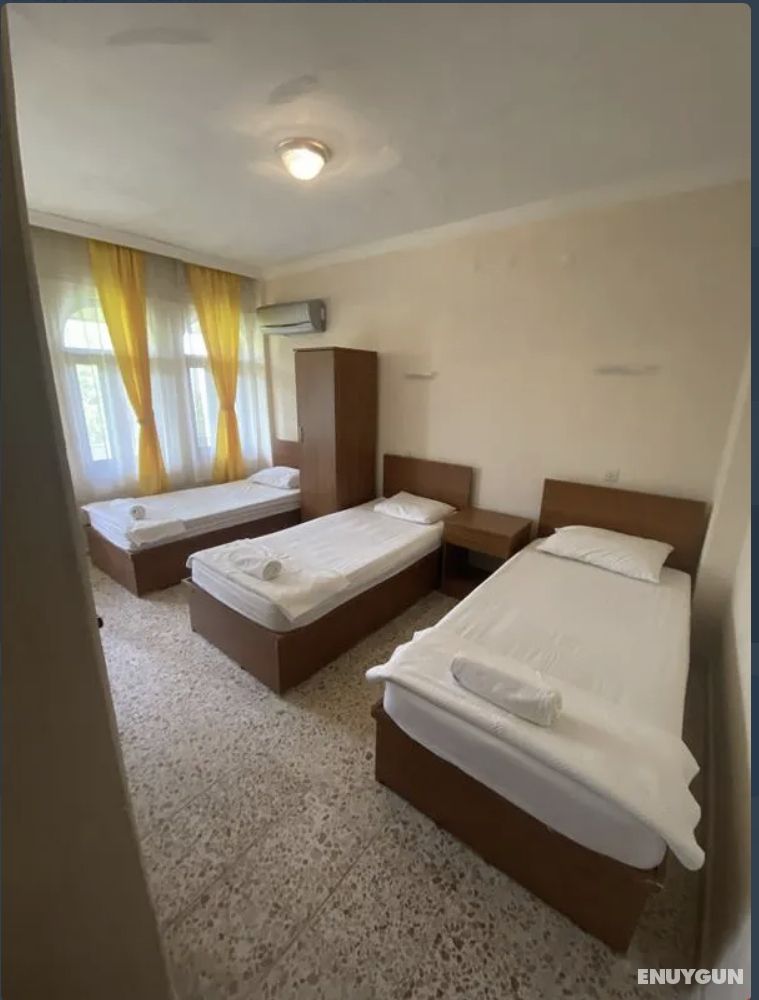 Economic Triple Room, Sea and Mountain View, Balcony