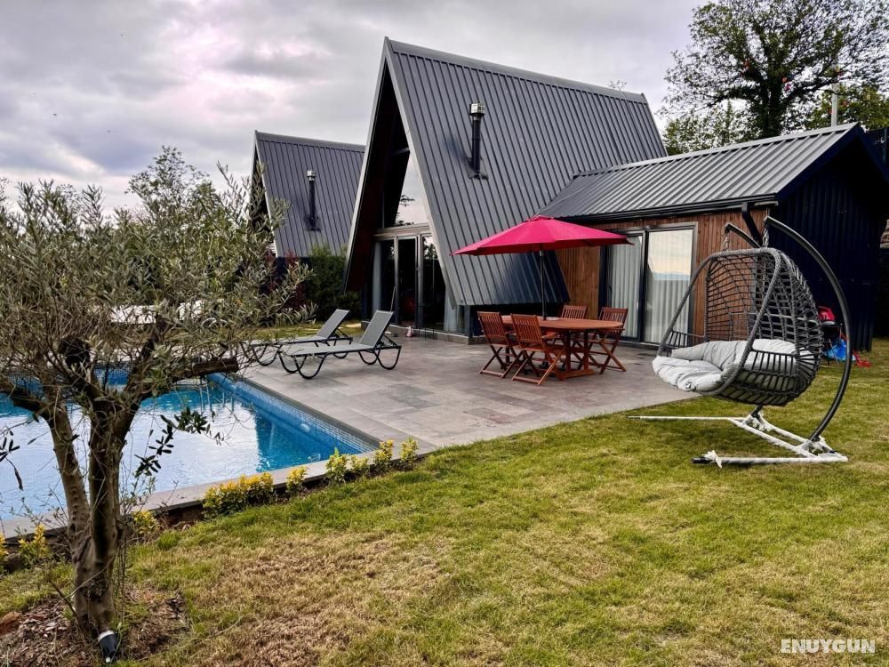 Deluxe VIP Room, Lake View, Private Heated Pool