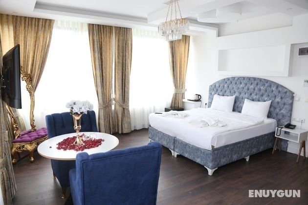 Suite Custom Room