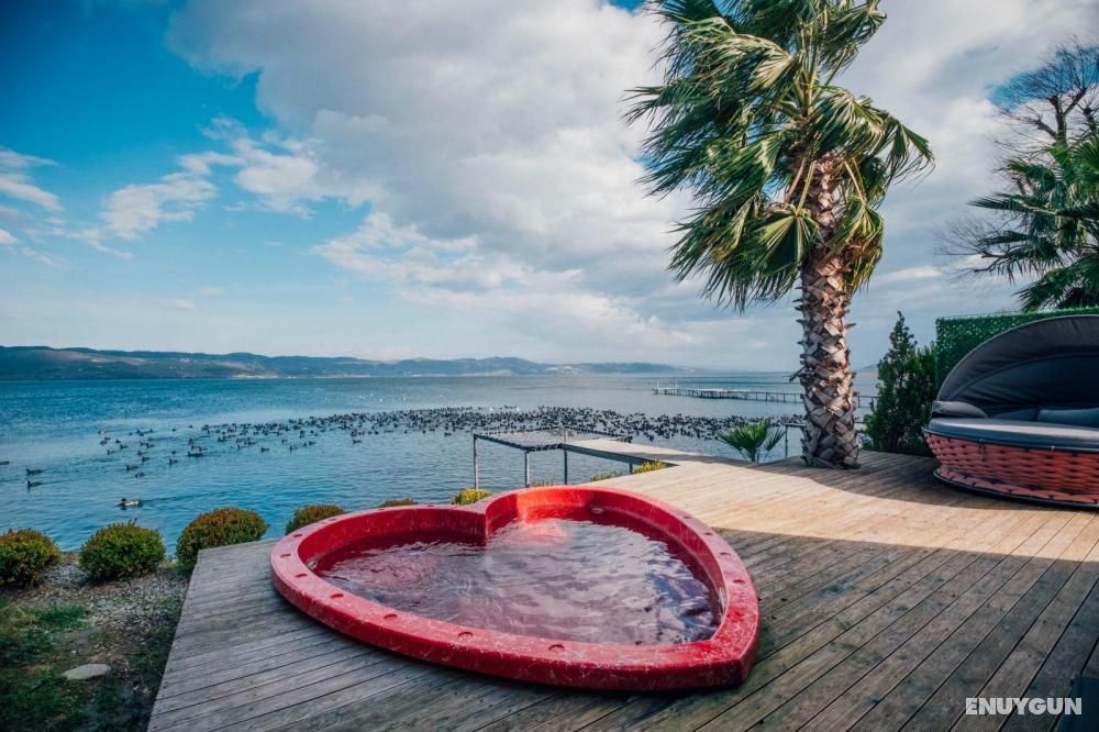 Sunset Love Suit, Lake View, Pool