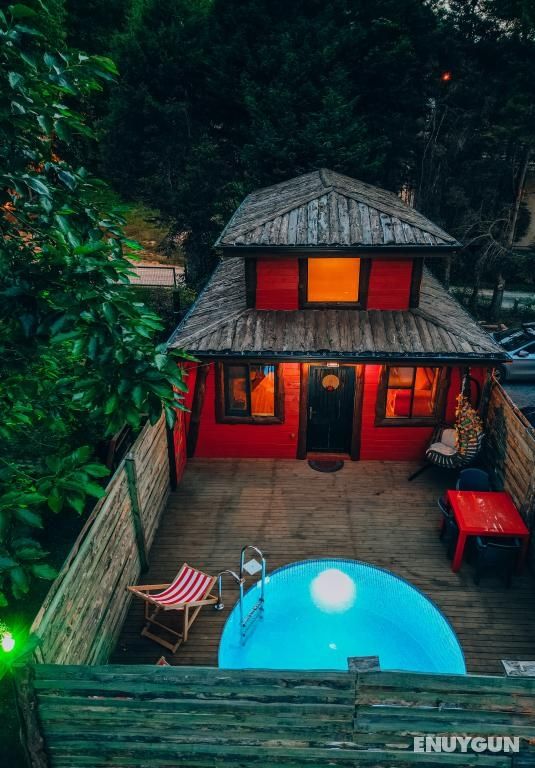 Candy Apple, garden view, jacuzzi, private pool (unheated)