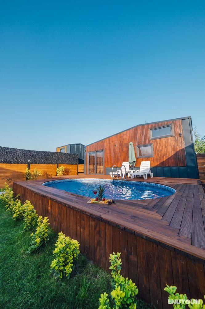 Tiny House, Pool and Garden View, Private Heated Pool