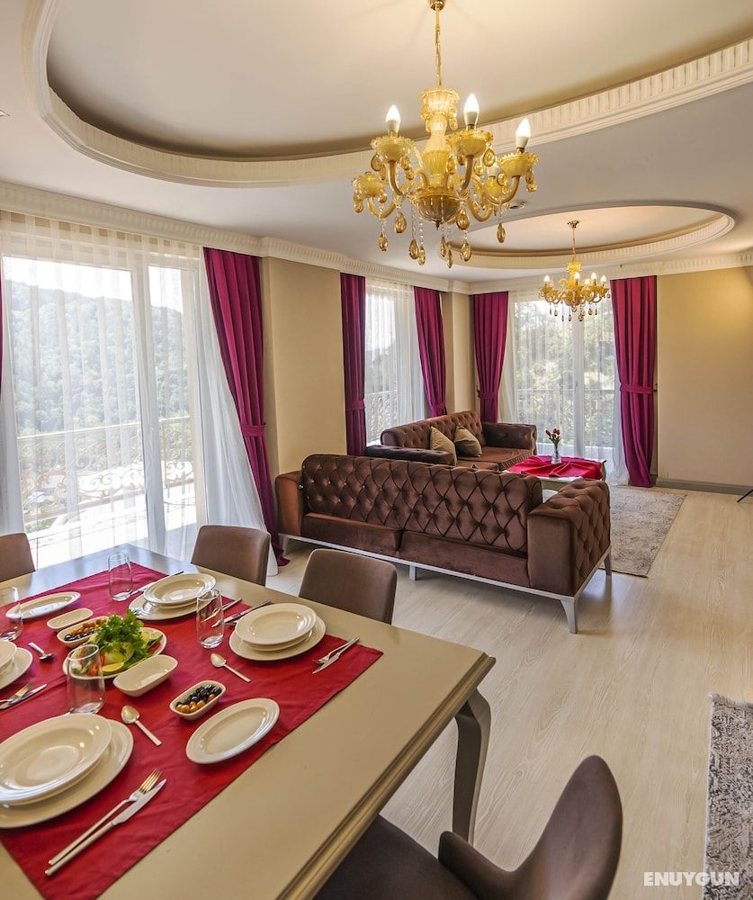 Family Suite, Balcony, Mountain View
