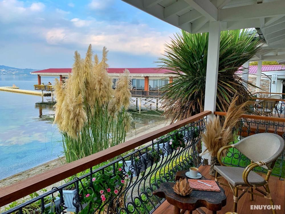 Superior Deluxe Room, Lake View, Balcony