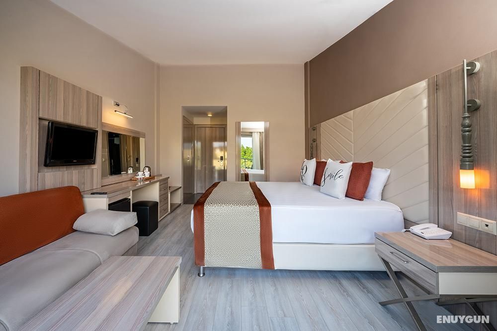 Aqua Standard Room