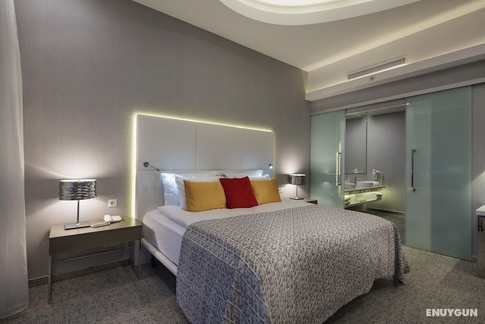 Room, Pool Use