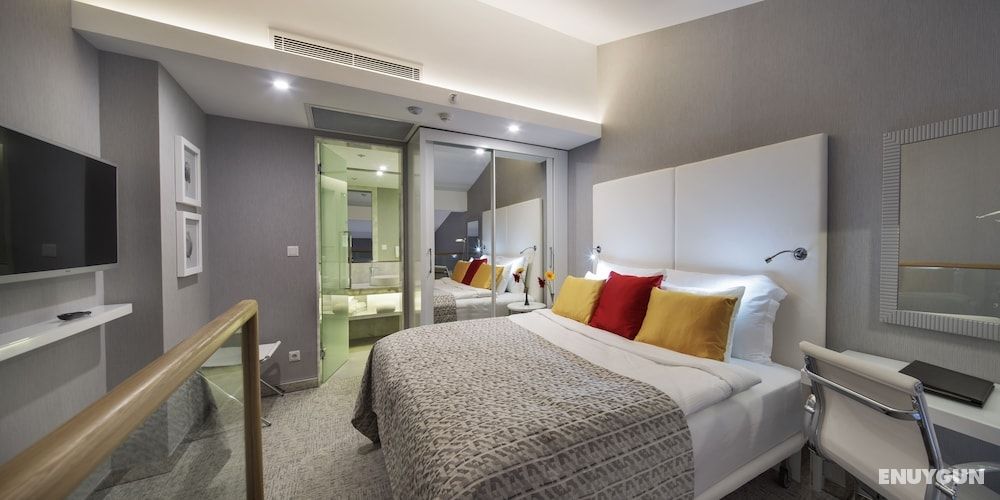 Standard Double or Twin Room with Sea View