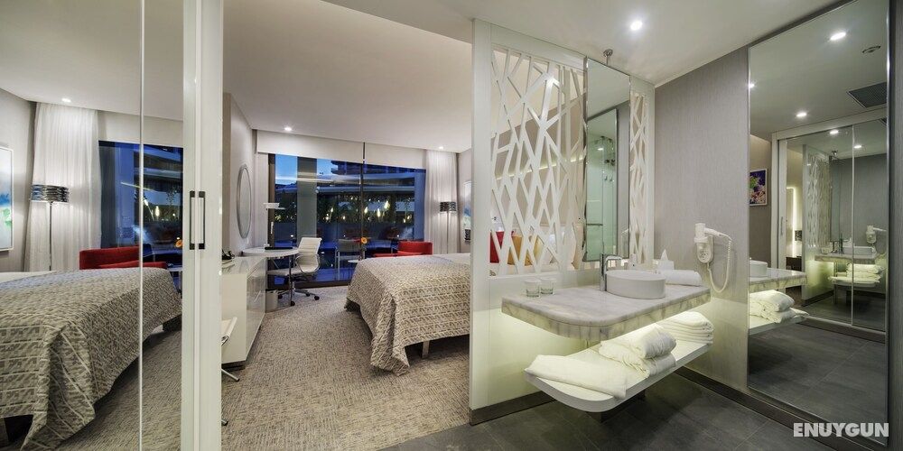Standard Double or Twin Room, Pool View