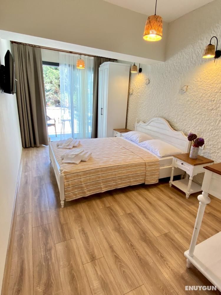 Deluxe Room, Pool View, Balcony or Terrace