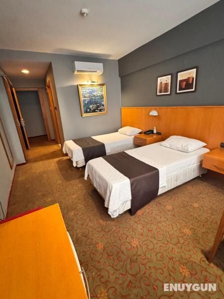 Standard Custom Twin Room with Land View