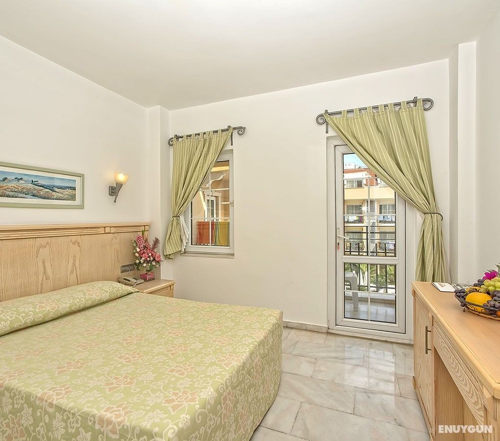 Standard Room, Land or Pool View
