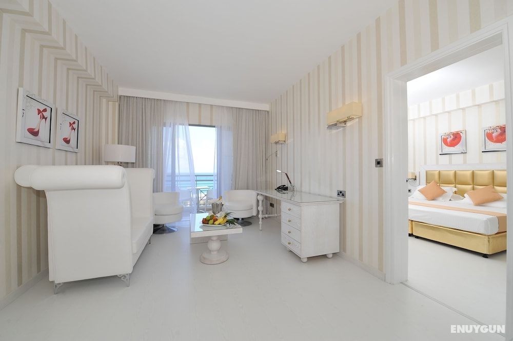 Executive Suite, Sea View