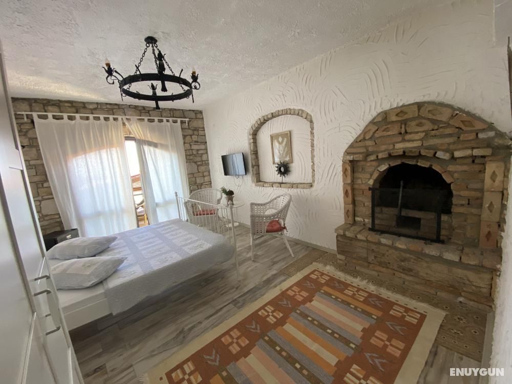 Hera, Garden View
