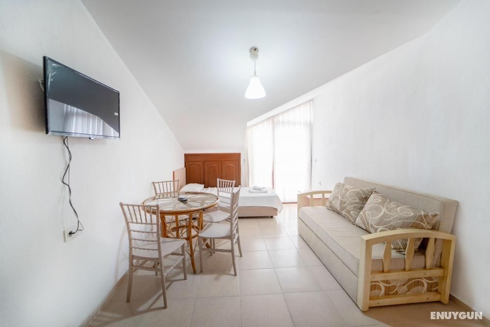 Family Room, Mountain or Pool View, Balcony