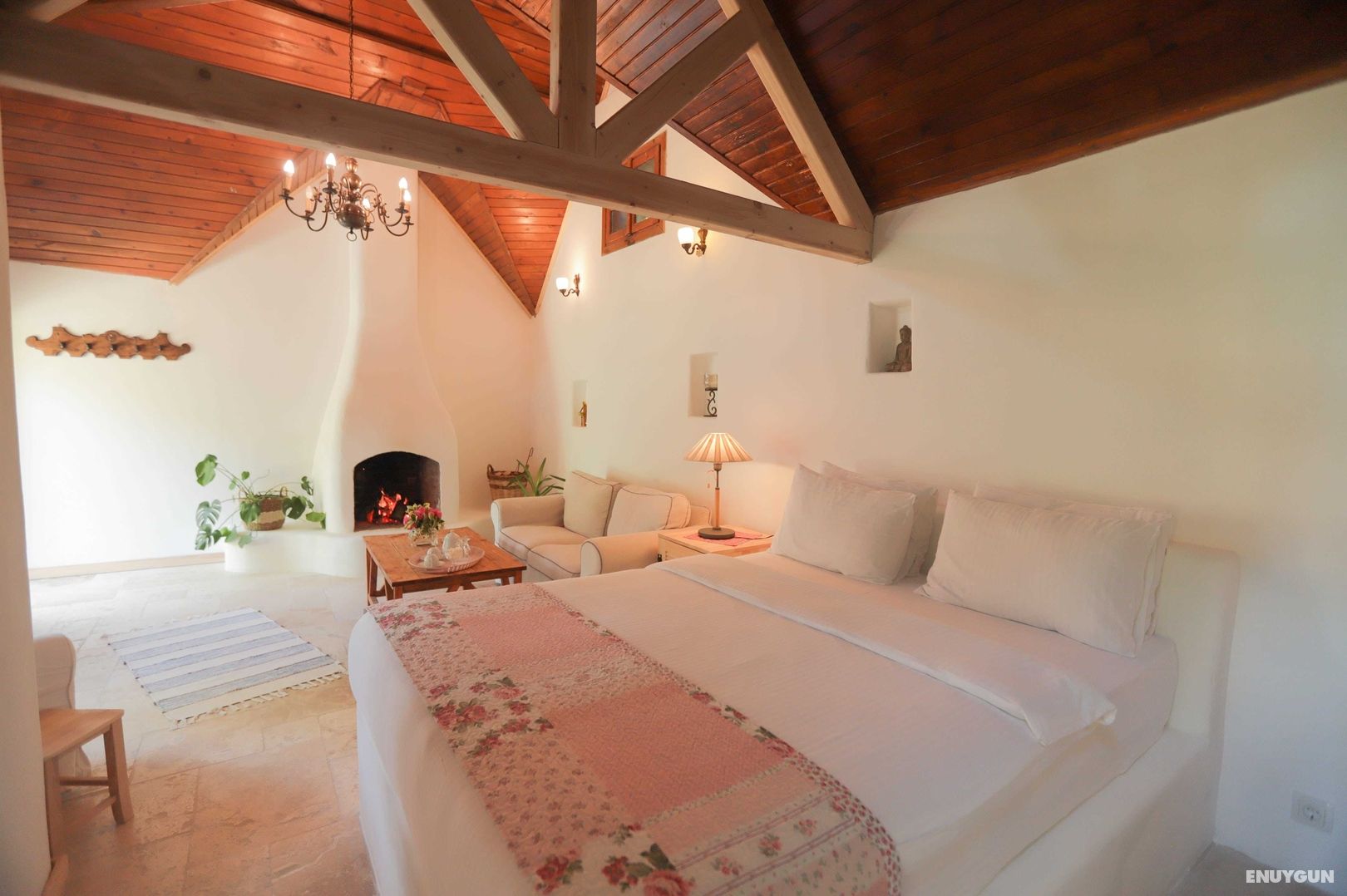 Moonriver Suite Room